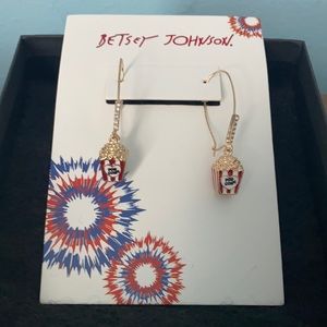 Betsey Johnson Popcorn earrings NWOT